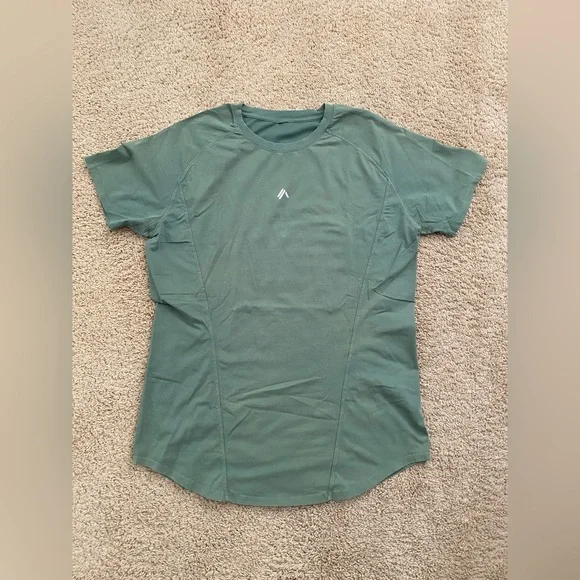 Alphalete Bundle (2 shirts) - Picture 4 of 5